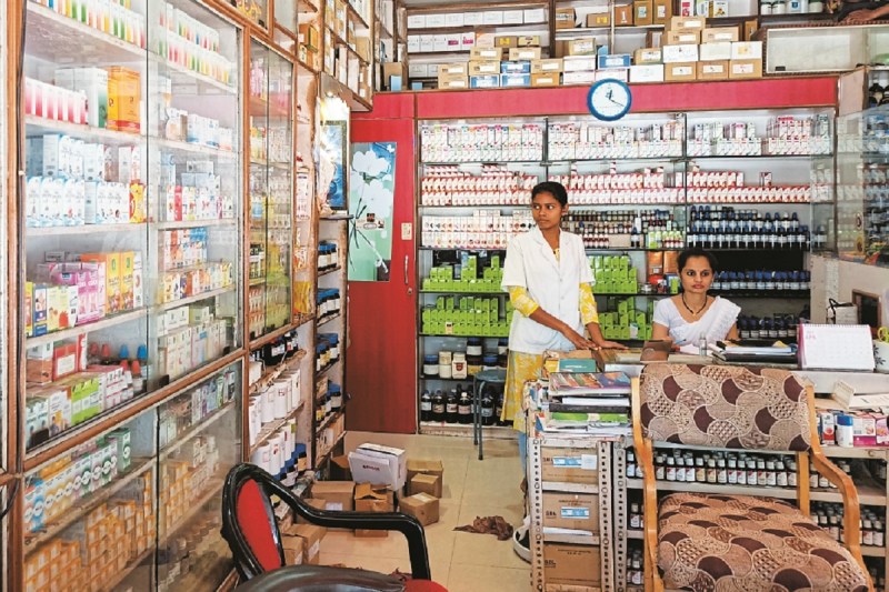 World Homeopathy Day 2025: इलाज के प्रति सोच में बड़ा बदलाव, कोरोना के बाद एलोपैथी की दवाओं को छोड़ होम्योपैथी की ओर बढ़ रहे लोग