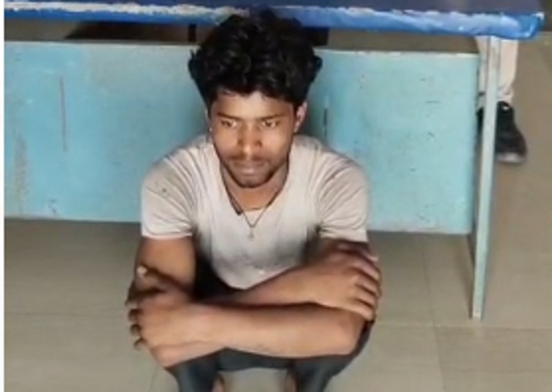 पुलिस गिरफ्त में आरोपी