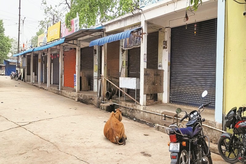 Tendupatta Bonus Scam: छापेमारी के विरोध में बंद रहा ये जिला, व्यापारी संघ और आम नागरिकों के समर्थन से सड़कों पर पसरा सन्नाटा