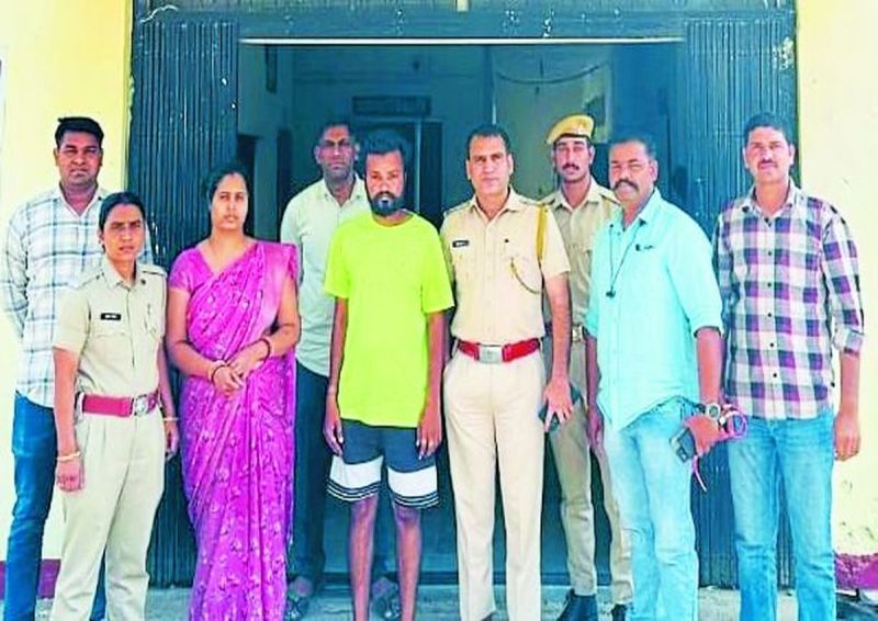 कहते हैं कि आरोपी कितना ही शातिर दिमाग का क्यों न हो, वह कानून से नहीं बच सकता। यह कहावत गुरुवार को अंता पुलिस ने पलायथा में छह माह पूर्व हुई तीस लाख के गहने और नकदी की चोरी का खुलासा कर दिया। इसमें कलयुगी बहू ने अपने प्रेमी संग मिलकर अपने ससुराल के ही नकदी और जेवरात की चोरी की।