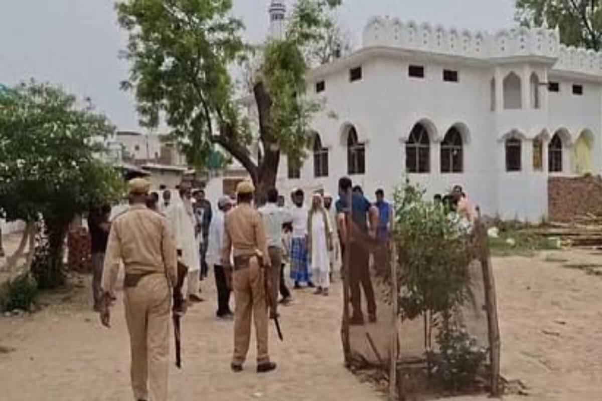 Shravasti News: श्रावस्ती में अवैध रूप से संचालित अब तक 14 मदरसों को किया गया
सील