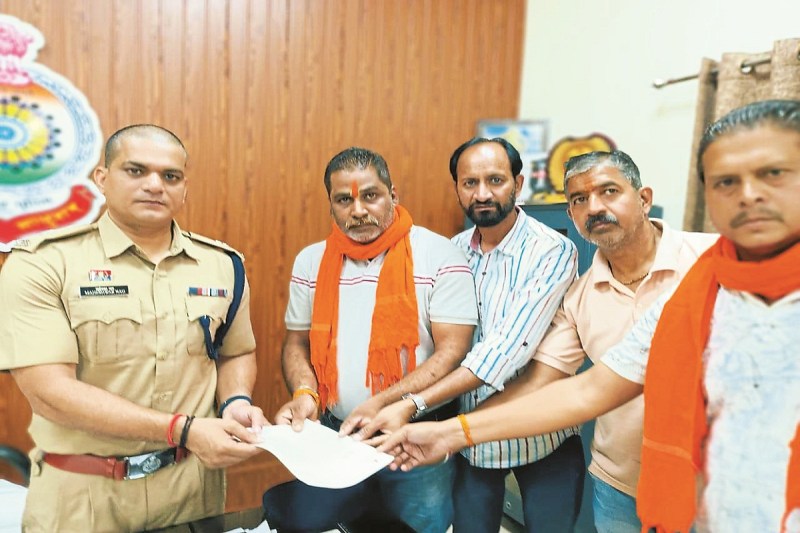 CG News: फिल्म निर्माता अनुराग कश्यप पर FIR, गिरफ्तार करने ब्राह्मण समाज ने पुलिस अधीक्षक के नाम सौंपा ज्ञापन