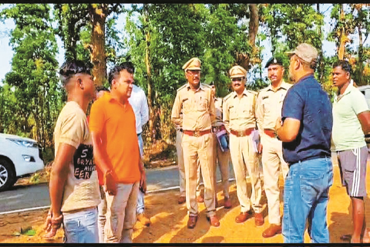 CG News: खाद्य विभाग की बड़ी कार्रवाई, 700 बोरा अवैध सरकारी धान पर कसा शिकंजा,
रजा राइस मिल जा रहा था ट्रक