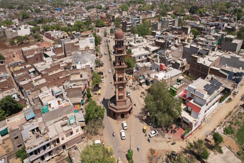 बीहड़ों की सांसों में बाघों की दहाड़: धौलपुर की नवगाथा Roar of tigers in the breath of ravines: New story of Dholpur