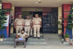Police Action : बानसूर थाना पुलिस की कार्रवाई :अवैध हथियार सहित आरोपी गिरफ्तार - image
