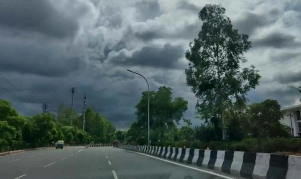 Weather: रायपुर में देर शाम बदला मौसम, अंधी तूफ़ान ने दिलाई गर्मी से राहत, देखें तस्वीरें 
