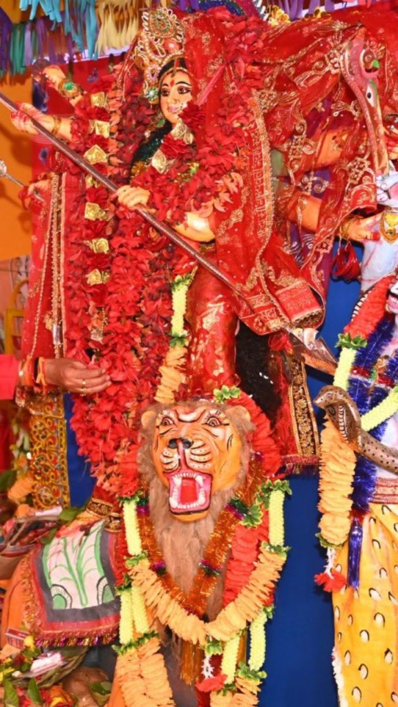 CM साय ने की मां दुर्गा की पूजा अर्चना, धर्मपत्नी के साथ कन्याओं को कराया भोजन
