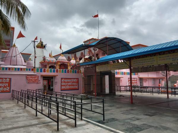 Chaitra Navratri: नवरात्रि पर करें इन देवी मंदिरों के दर्शन, पूरी होगी हर मनोकामना, देखें तस्वीरें 
