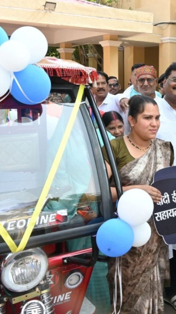 CG News: दीदी ई-रिक्शा सहायता योजना से महिलाएं बनेंगी आत्मनिर्भर