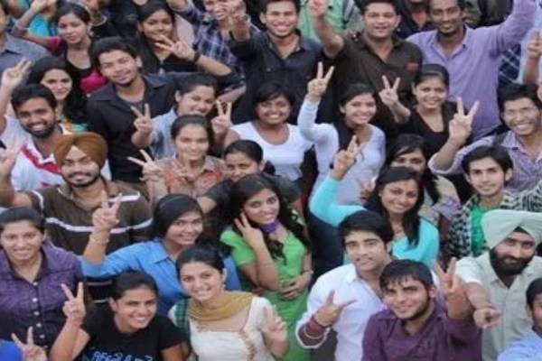 Good News: छात्रों को हर माह मिलेगी 50 हजार रुपए की स्कॉलरशिप, इस योजना के तहत उठा सकेंगे लाभ, जानें Details