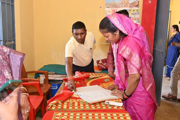 CG News: विष्णु के सुशासन में लापरवाही कतई बर्दाश्त नहीं… मंत्री राजवाड़े ने आंगनबाड़ी केंद्रों का किया औचक निरीक्षण, देखें तस्वीरें