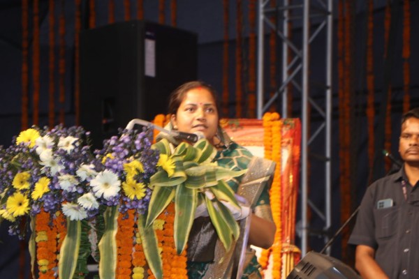 
CG News: कुदरगढ़ महोत्सव 2025 का भव्य शुभारंभ, चैत्र नवरात्रि की धूम, देखें तस्वीरें 