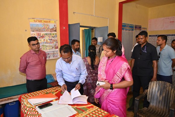 CG News: विष्णु के सुशासन में लापरवाही कतई बर्दाश्त नहीं… मंत्री राजवाड़े ने आंगनबाड़ी केंद्रों का किया औचक निरीक्षण, देखें तस्वीरें