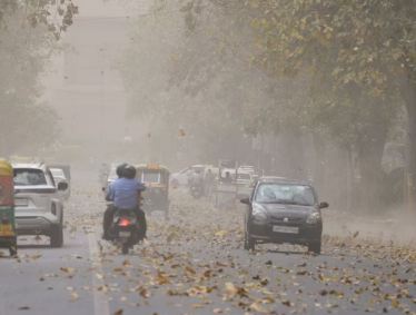 Weather: रायपुर में देर शाम बदला मौसम, अंधी तूफ़ान ने दिलाई गर्मी से राहत, देखें तस्वीरें
