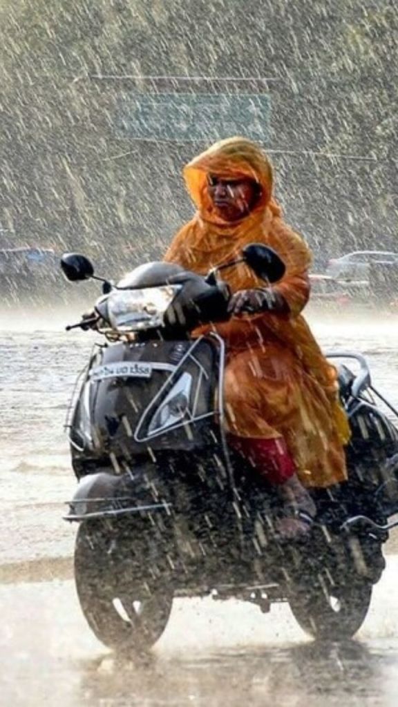 Rain Alert: बारिश का येलो अलर्ट जारी, कुछ ही देर में रायपुर समेत इन जिलों में पड़ेगी बौछारें