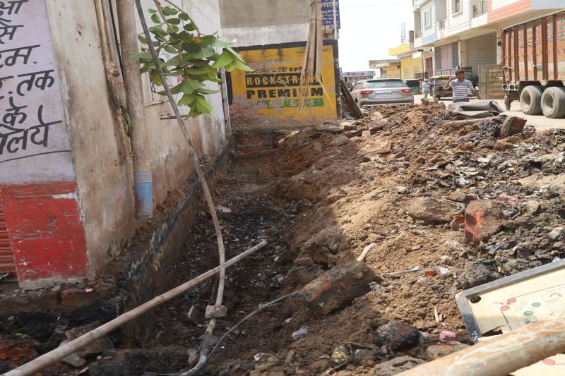 नगर परिषद पर दुकान तोडऩे का आरोप, महिला ने की शिकायत Municipal Council accused of demolishing shop, woman lodged complaint