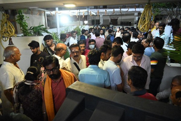 Pahalgam Terror Attack: आतंकी हमले में मारे गए रायपुर के कारोबारी को CM ने दिया कंधा, देखें तस्वीरें