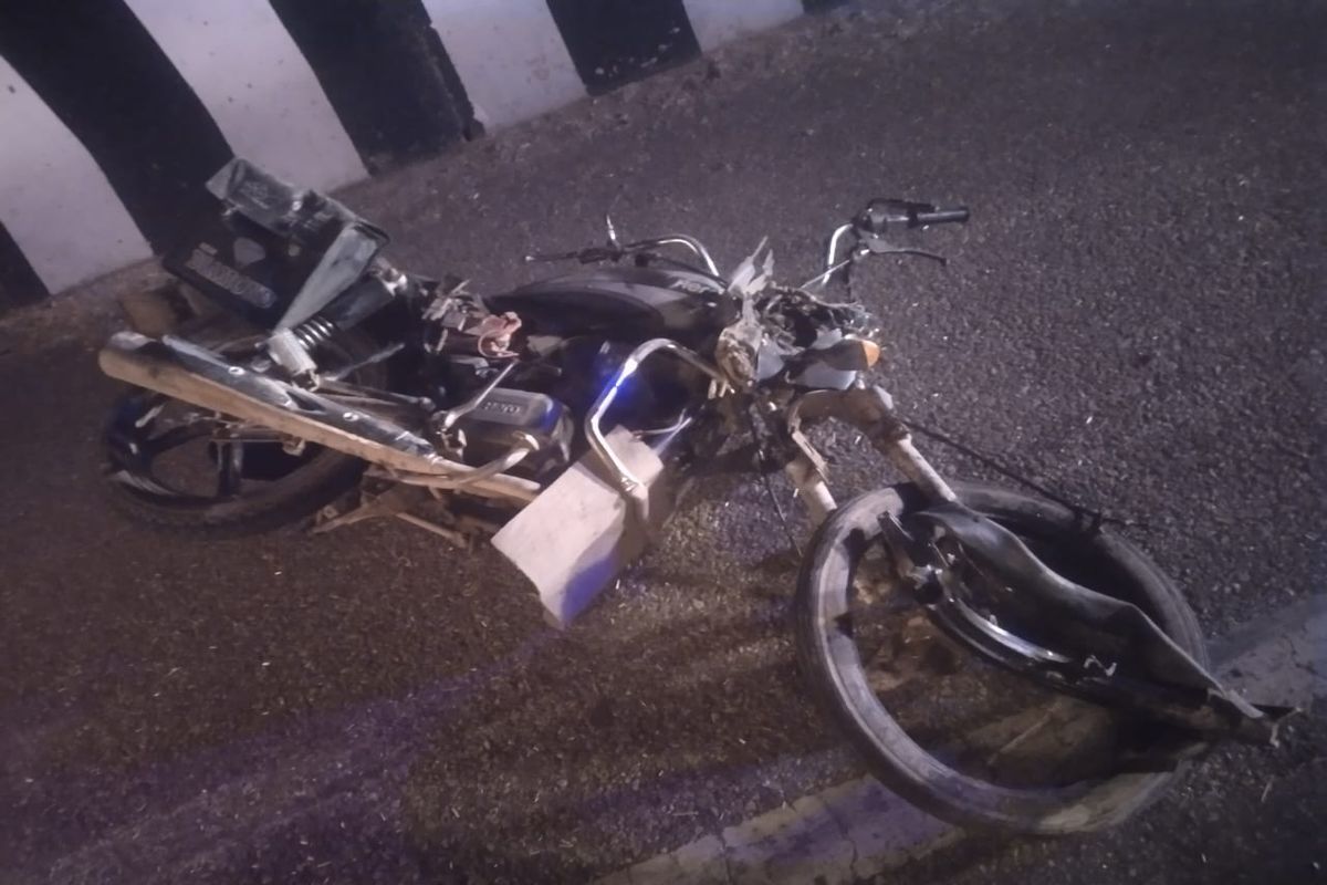 अज्ञात वाहन से बाइक सवार दो युवकों की दर्दनाक मौत Two bike riders died tragically due to an unknown vehicle
