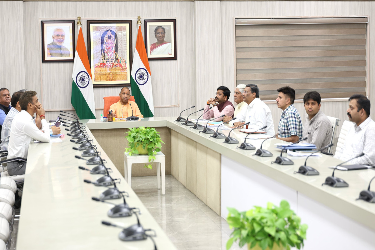 मुख्यमंत्री ने ‘इन्वेस्ट यू0पी0’ के कार्यों की समीक्षा