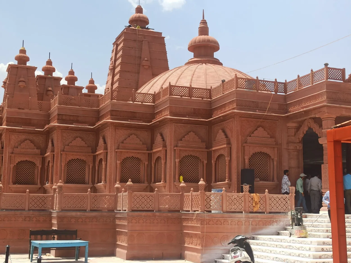 उज्जैन का बढ़ा आकर्षण, महाकाल के साथ अष्टविनायक के दर्शन भी कर सकेंगे श्रद्धालु,
बना विशाल मंदिर