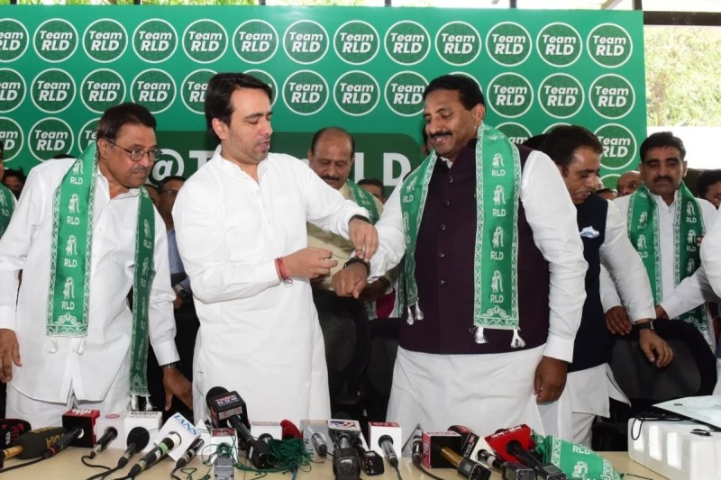 Joginder Singh Awana join RLD