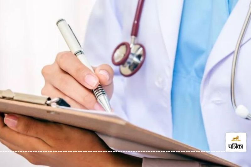 CG Hospital News: जिला अस्पताल के 2 डॉक्टरों का ट्रांसफर आदेश निरस्त, एक को मिला स्टे