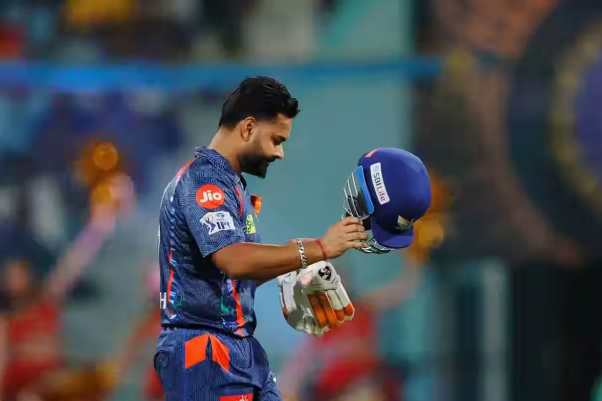 Rishabh Pant per Run Vanue: ऋषभ पंत ने आईपीएल 2025 के पहले मुकाबले में रन नहीं बनाया। दूसरे मैच में 15 रन बनाकर आउट हो गए और तीसरे मैच में 2 रन से आगे नहीं बढ़ सके, जिससे उनके एक रन की वैल्यू 1 करोड़ 58 लाख रुपए निकलती है।