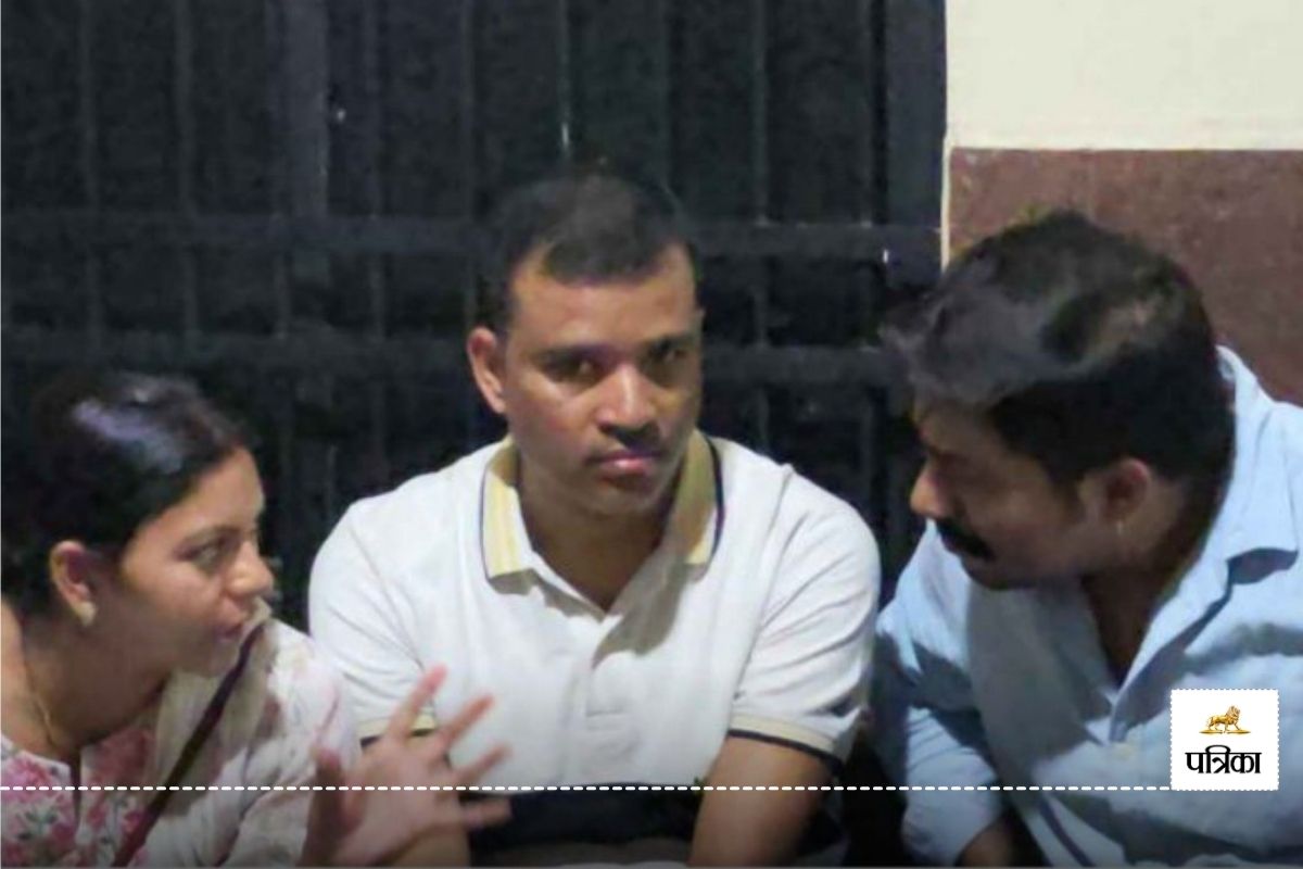 तेंदूपत्ता बोनस में 7 करोड़ का घोटाला! IFS अधिकारी अशोक पटेल गिरफ्तार, ACB और EOW ने की कार्रवाई