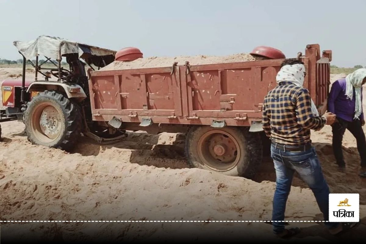 CG News: अफसरों की मिलीभगत से सरकार की छवि पर डिस्काउंट, भाजपा के नाम से आधी रात
में रेत चुरा रहे तस्कर