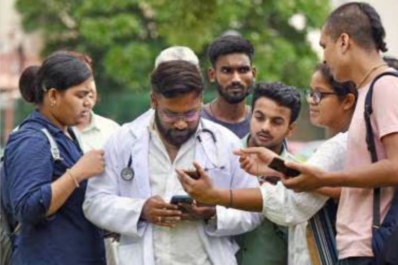 NEET UG से पहले ही 85 लाख में MBBS में एडमिशन का झांसा, छात्रों और अभिभावकों को कर रहे गुमराह..
