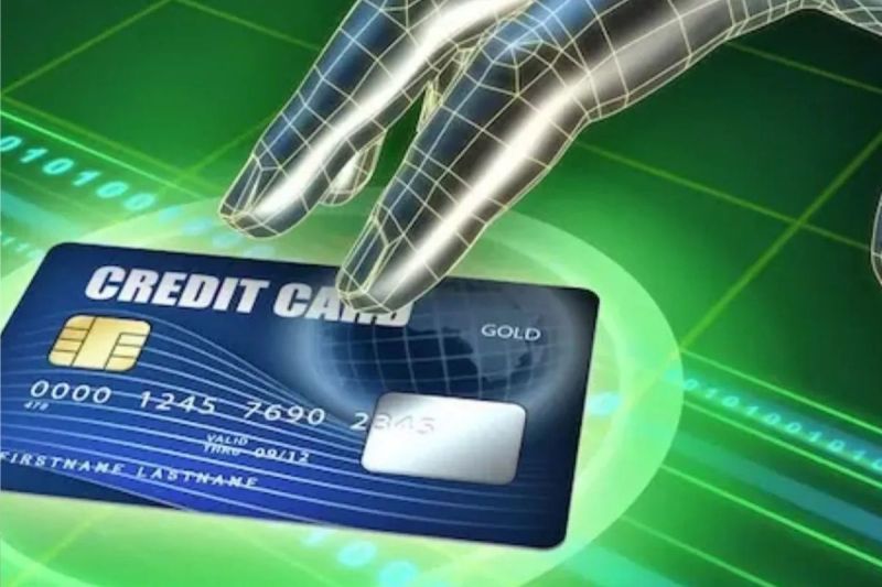 वॉट्सऐप पर लिंक भेजकर... क्रेडिट कार्ड से लाखों रुपए की ठगी, बिना OTP बताए अकॉउंट हुआ खाली