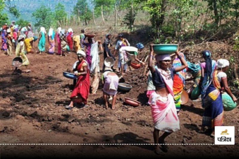 छत्तीसगढ़ सीमेंट एवं खदान कल्याणकारी श्रमिक संघ ने जताई आपत्ति(photo-patrika)
