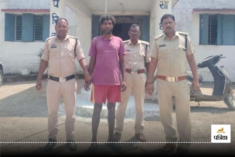 CG Murder Case: खलिहान की पैरावट में आग लगाने पर युवक की हत्या, ताबड़तोड़ टांगी से किया कई वार, मची खलबली