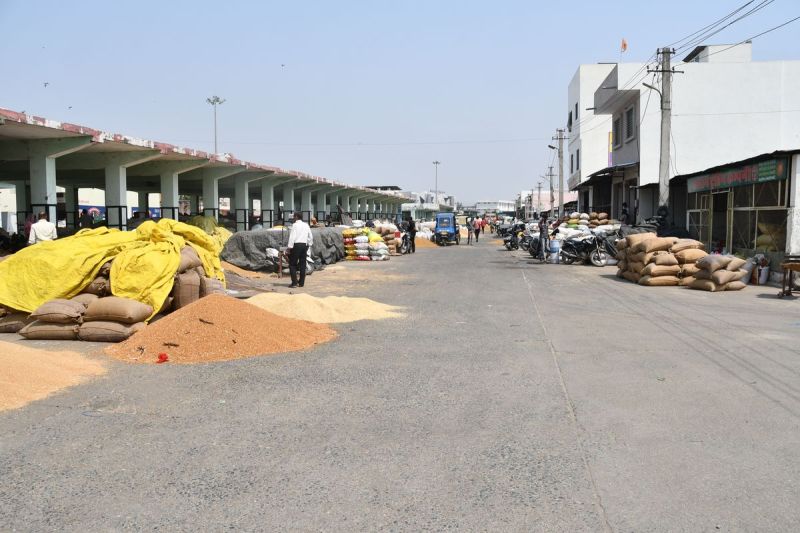 Four wheelers removed from Krishi Upaj Mandi, market started looking empty