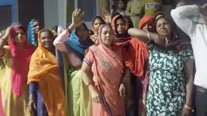 Dispute at liquor shop near temple in Amroha