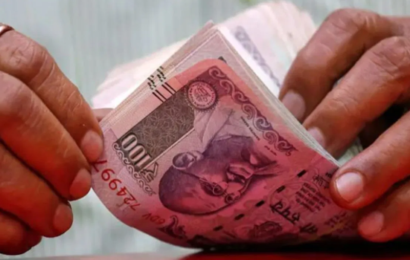 District Cooperative Bank Shivpuri is not giving the amount