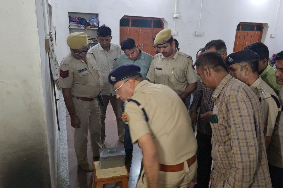 Fire-in-the-mosque-1-1