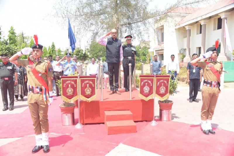 Governor in Ambikapur: राज्यपाल ने सैनिक स्कूल में राज्य के पहले एसएसबी प्रशिक्षण केंद्र का किया उद्घाटन, कहा- जीवन में सैन्य अनुशासन आवश्यक