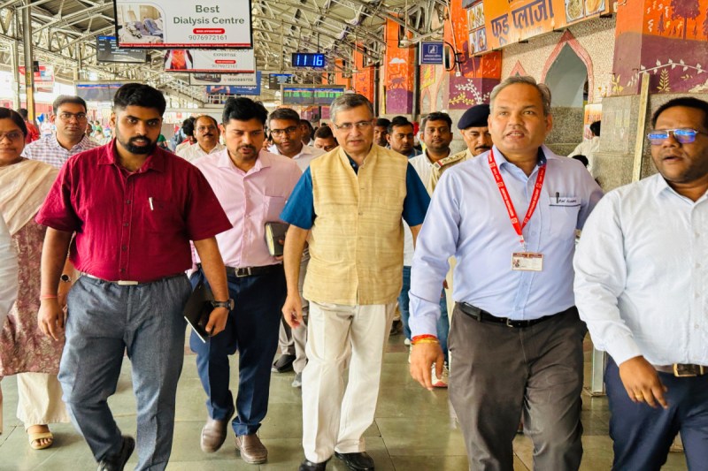 Charbagh Railway Station