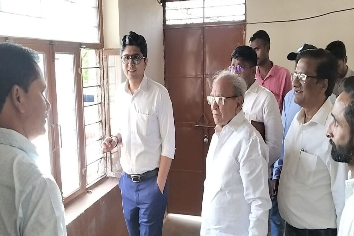 सफाई व्यवस्था दुरूस्त रखे, एबुलेंस निर्धारित दरों पर हो संचालित