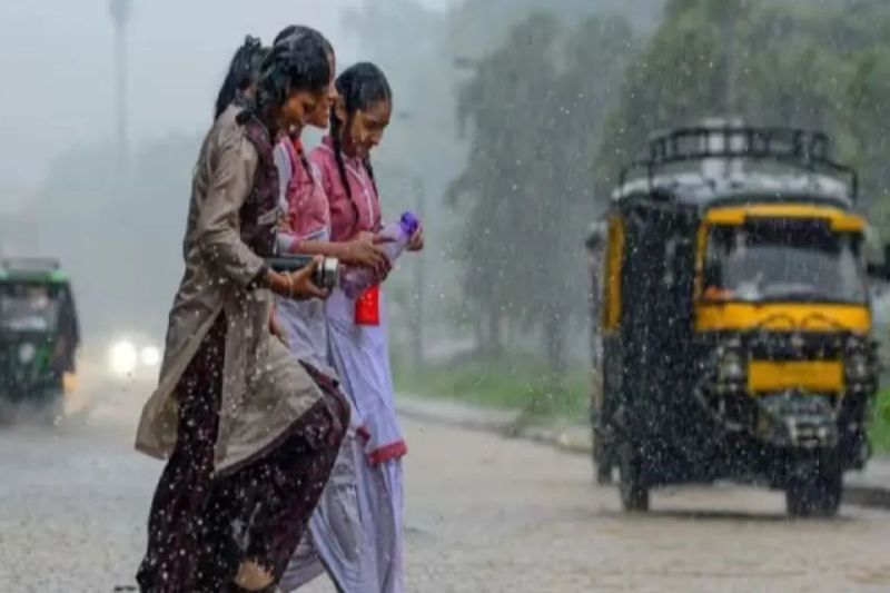 IMD Alert: एक्टिव हुआ तगड़ा सिस्टम! अगले 5 दिनों तक गरज-चमक के साथ होगी बारिश, मौसम विभाग ने जताई संभावना