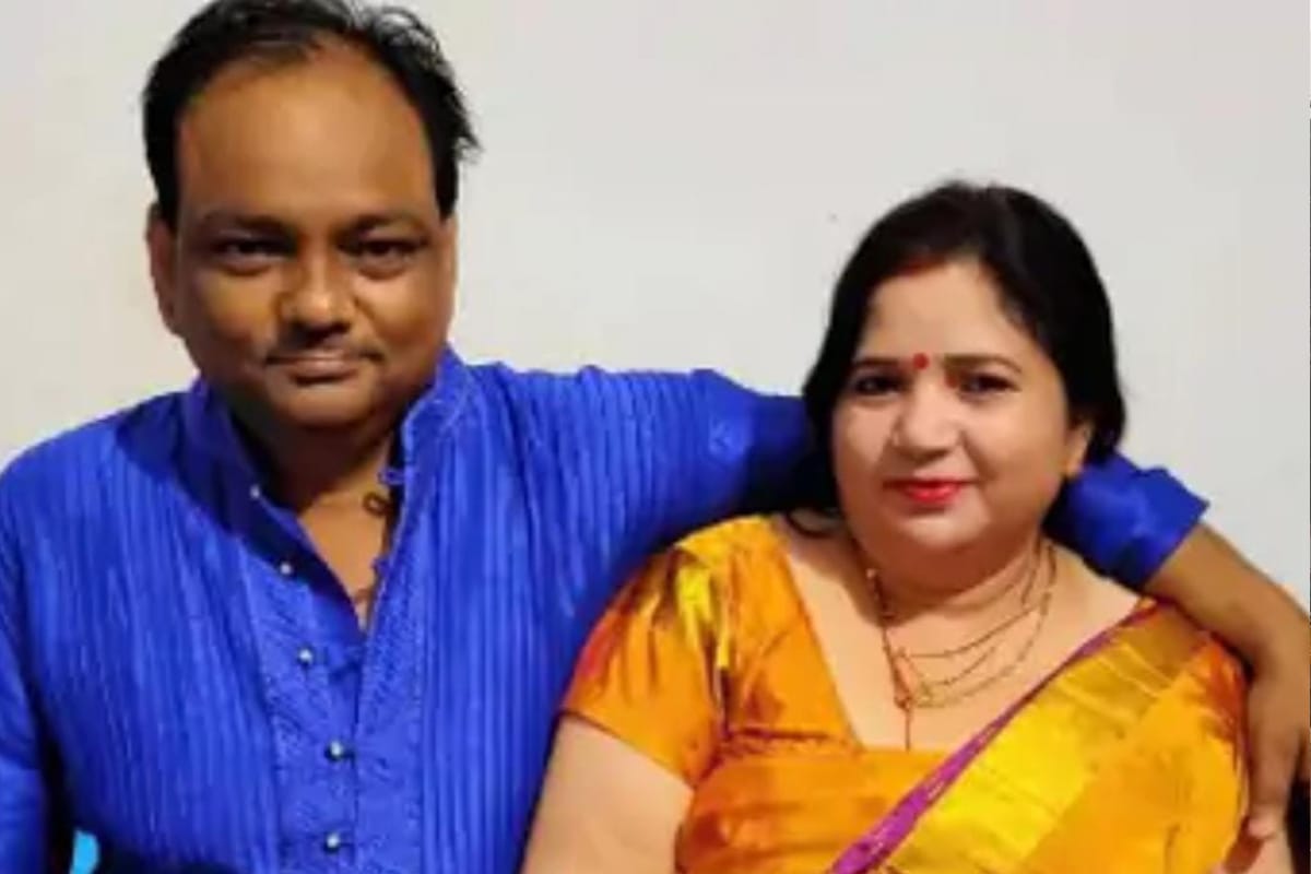 पूर्वांचल एक्सप्रेस वे पर दर्दनाक सड़क हादसा, तेज धमाके के साथ गड्ढे में गिरी
कार … दो लोगों की मौत