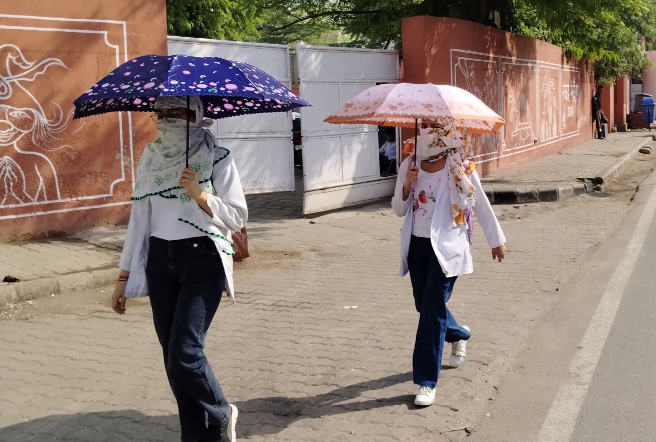 Rajasthan Weather : गुलाबी नगर में गर्मी के तीखे तेवर, तेज धूप से परेशान हुए लोग