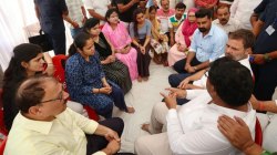 राहुल गांधी की मृतक शुभम द्विवेदी के परिजनों से मुलाकात, शाहिद घोषित करने की
मांग का समर्थन - image