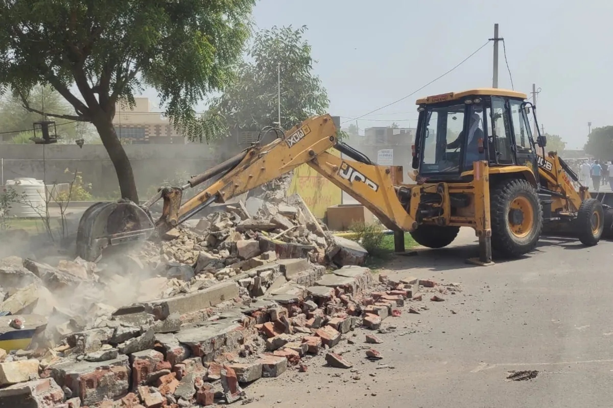 जयपुर में 5 अवैध कॉलोनी पर चला JDA का बुलडोजर, 43 बीघा में अतिक्रमण ध्वस्त
