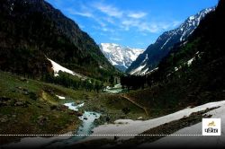जैसे-जैसे वैश्विक तापमान बढ़ रहा है, दुनिया के ग्लेशियर रिकॉर्ड स्तर पर बर्फ खो
रहे हैं - image