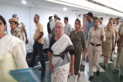 दिल्ली पुलिस ने मेधा पाटकर को किया गिरफ्तार, कोर्ट ने कहा- छोड़ दीजिए - image
