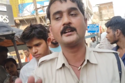 डायल 100 ड्राइवर की गुंडागर्दी का वीडियो वायरल, गरीब व्यक्ति को बेरहमी से पीटा - image
