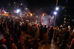 विट्ठल मंदिर के सामने हुई गंगा आरती, उमड़ी भीड़ - image