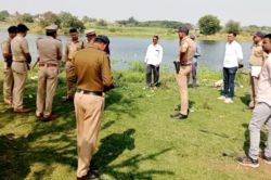 12th क्लास की स्टूडेंट को खेत में बुलाकर बारी-बारी से किया 2 छात्रों ने
बलात्कार, किताब मांगने के बहाने से आए थे घर, अब ये मिली सजा - image